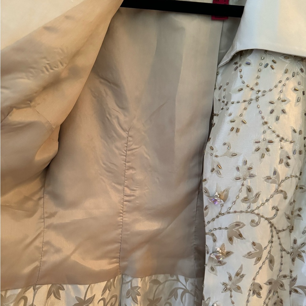 JS Collections 8P Gold Beaded Jacket! Button down , fitted ! High end l… - Picture 14 of 14
